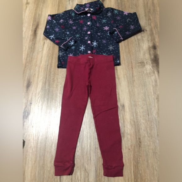 3T pajama tops + 1 sleep pant - Picture 6 of 8